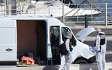 Đâm xe liên tiếp vào người chờ ở bến xe buýt tại Marseille, Pháp